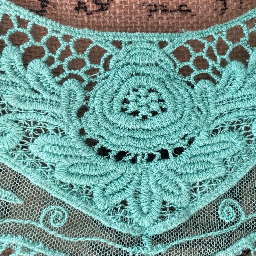 NWOT Forgotten Grace Crochet Laced Teal Blouse - Picture 3 of 8
